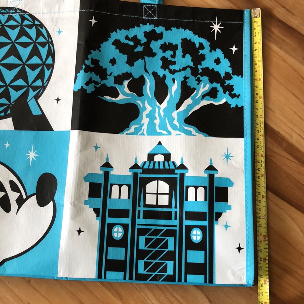 NWT Disney Gift Bag - Picture 4 of 5